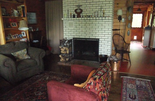 Beebe Plain Bed & Breakfast | Inviting Lakeside Room B&B with Pool and Ocean View