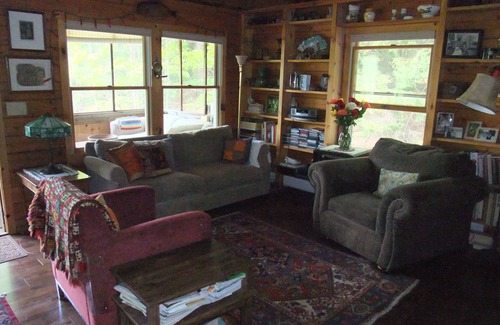 Beebe Plain Bed & Breakfast | Inviting Lakeside Room B&B with Pool and Ocean View