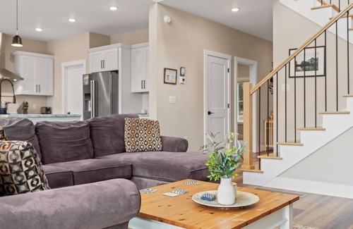 Penn Lake Park House | Experience Lakeside Serenity: Lakefront Retreat with Views!