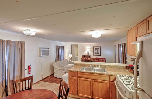 Silver Springs House | Cozy Lakeside Silver Springs Cabin with On-Site Boat Ramp
