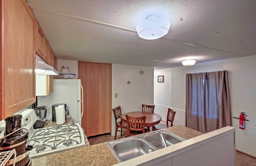 Silver Springs House | Cozy Lakeside Silver Springs Cabin with On-Site Boat Ramp