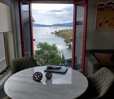 East Jindabyne Apartment | Lakeview Retreat: Highly Rated & Family-Friendly Escape