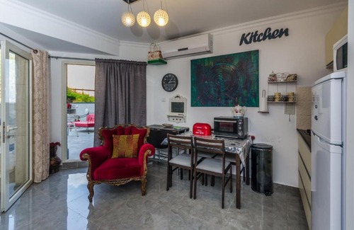 Tiberias Old City Apartment | Relaxing Lakeside Suite with Jacuzzi and Sun Terrace Escape