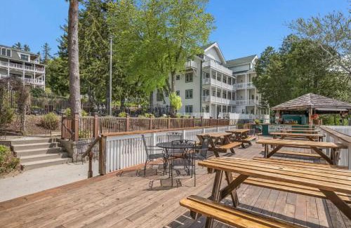 Elkhart Lake Apartment | Relax at Lakeside Suites with Private Beach & Spa Access