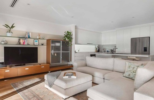 Kings Point House | Experience Lakeside Bliss with Scenic Views and Pool Access