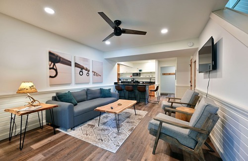 Webb Lake Condo | Inviting Lakeside Bear Condo: Beach, Pool & Private Balcony