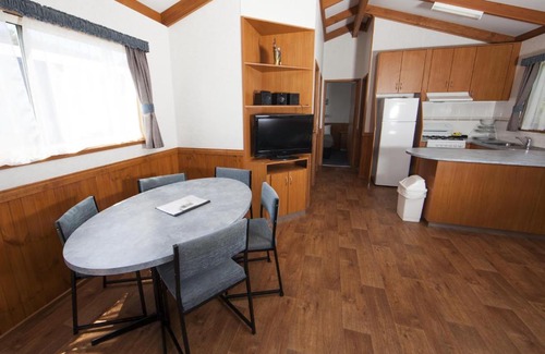 Waterhouse Resort | Relaxing Lakeside Tourist Park with Family-Friendly Amenities