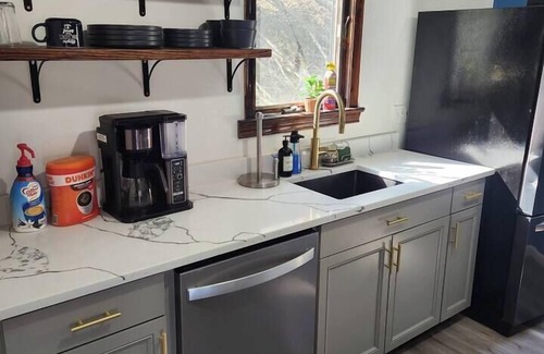 Cheat Lake House | Pet-Friendly Townhouse on Cheat Lake, Steps from Downtown