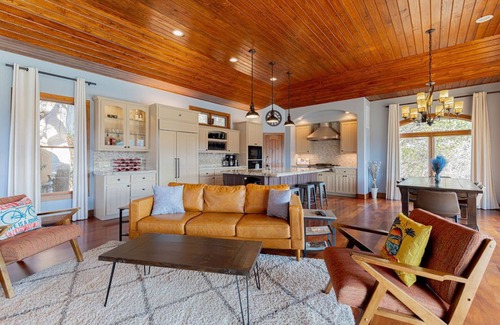 Oak Shores On Lake Austin House | Experience Lakefront Bliss at WalkerVR Stairway to Heaven
