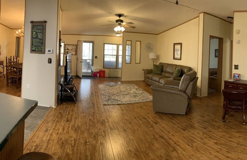 Wynnburg Cabin | Scenic Lakeside View Lodge Near Reelfoot Lake with Kitchen