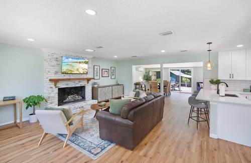 Doctors Inlet House | Experience Lakeside Lilypad: Kayak, Grill & Firepit Fun