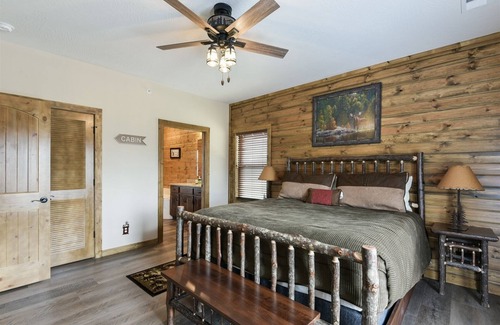 Branson Cedars House | Top-Rated Laketime Lodge: Cozy Cabin with Pool & Spa