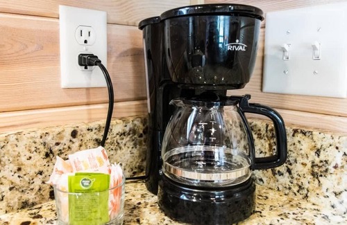 Upward House | Inviting Haven Cottage: Pet Friendly with Daily Activities