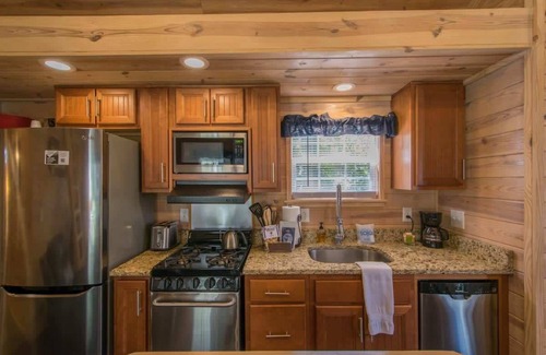 Upward House | Inviting Haven Cottage: Pet Friendly with Daily Activities