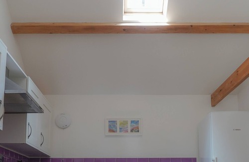 Norwich House | Idyllic Lakeview Lodge Farm: 2-Bed Retreat Near Norwich