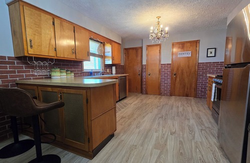 Lorain House | Premier Lakeview Beach Bungalow with Oceanfront Access