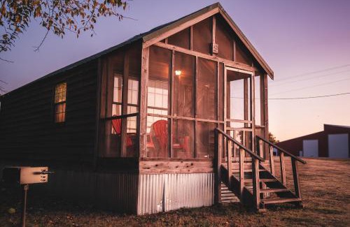 Mead House | Cozy Lakeview Cedar Cabin - Perfect for Families & Pets
