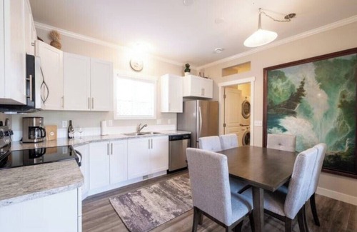 Okanagan-Similkameen House | Lakeview Cottage in Orchard - Pet Friendly and Central