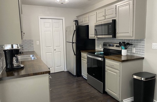 Wood County Cottage | Lakeview Escape: Guest Rated 10/10 with Private Dock
