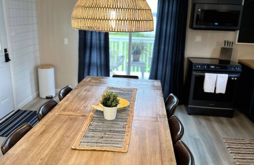 Gravenhurst Cabin | Lakeview Escape - Sparrow Lake Muskoka Beach House