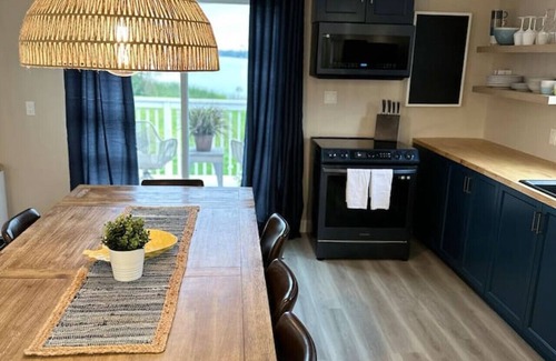 Gravenhurst Cabin | Lakeview Escape - Sparrow Lake Muskoka Beach House