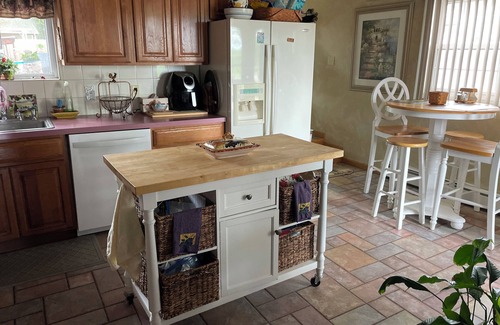 Ashtabula House | Lakeview Garden Home: Guest Rated 10/10 with Ocean Views