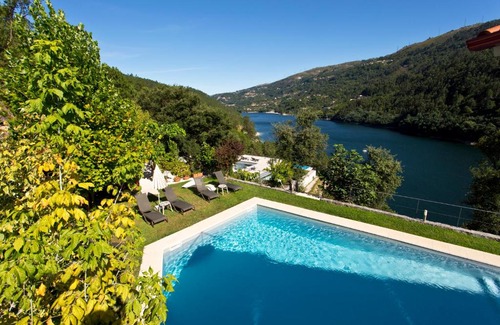 Terras de Bouro House | Relax at Lakeview Geres Guest House - 4-Star Comfort Awaits