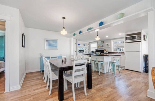 Jeddo House | LakeView Getaway: Breathtaking Views & Inviting Hot Tub