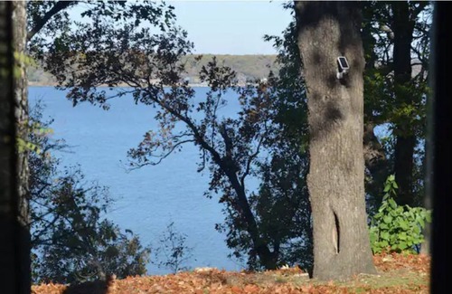Salina House | Lakeview haven in the woods.