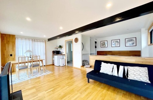 Sunshine Bay Apartment | Scenic Lakeview Holiday Studio - Perfect for Families