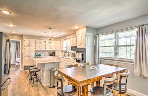Lakeview House | Pet-Friendly Lakeview Retreat near Bull Shoals Lake