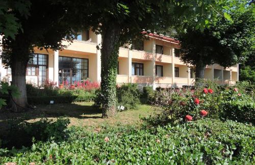 Otesevo Hotel | Enchanting Lakeview Hotel & Resort with Private Beach Access