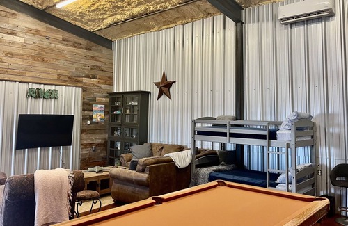 Oatmeal House | LAKEVIEW House