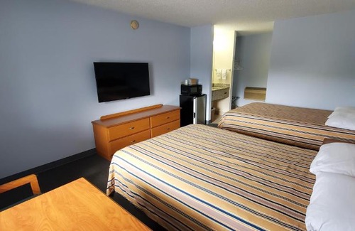 Taylor Creek Hotel | Ideal Family Retreat at Lakeview Inn & Suites Okeechobee