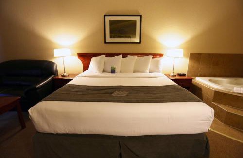Fort Nelson Hotel | Pet-Friendly Lakeview Inns & Suites in Fort Nelson