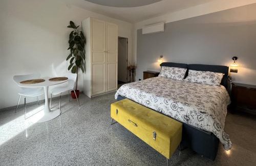 Como Apartment | Lakeview Loft with Terrace and Oceanfront Views - 10/10 Rated