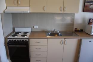 Waterhouse Hotel | Relax at Lakeview Motel and Apartments - Pet Friendly Retreat