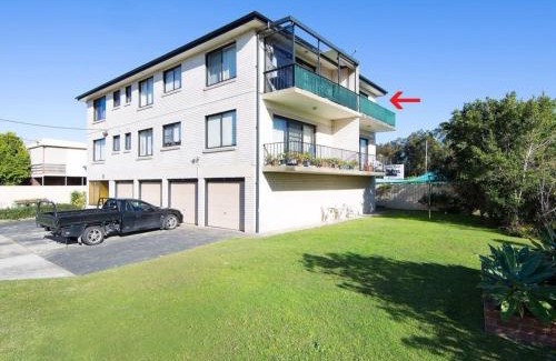 The Entrance North House | Relax at Lakeview on Lynch: Family-Friendly Getaway