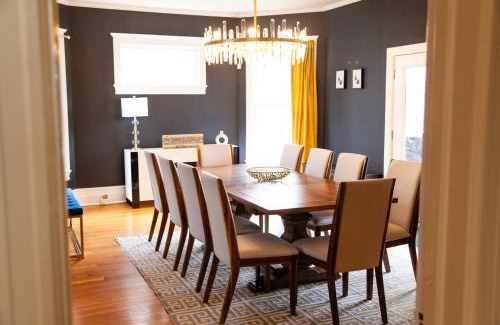 South Main Street House | Lakeview on Main Pool Fire Pit and Walkable