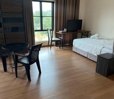 Temerloh House | Family-Friendly Lakeview Resort for Memorable Getaways