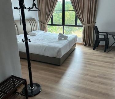 Temerloh House | Family-Friendly Lakeview Resort for Memorable Getaways