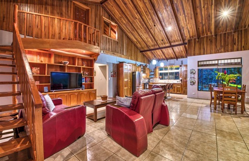 Aguacate Villa | Unforgettable Lakeview Retreat with Pool & Spa Amenities