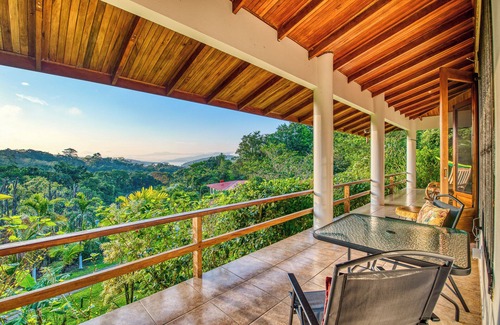 Aguacate Villa | Unforgettable Lakeview Retreat with Pool & Spa Amenities