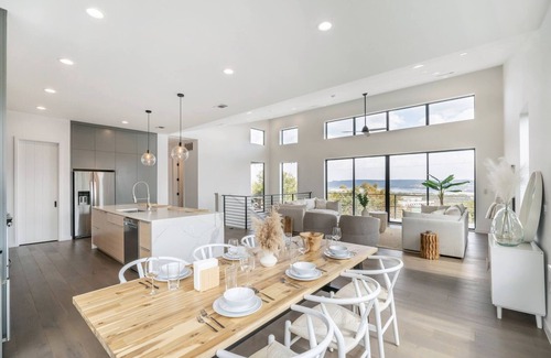 McNeil House | Lakeview Retreat: Pet-Friendly with Terrace & BBQ Bliss