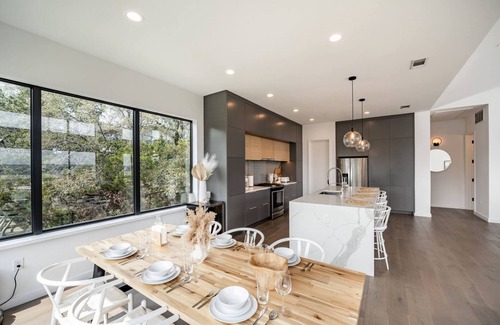 McNeil House | Lakeview Retreat: Pet-Friendly with Terrace & BBQ Bliss