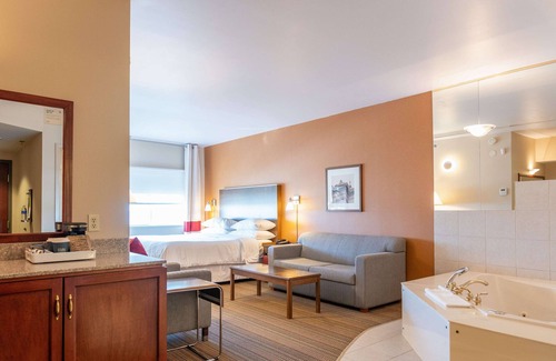 Winnipeg Hotel | Experience Lakeview Signature: Family-Friendly Retreat Awaits