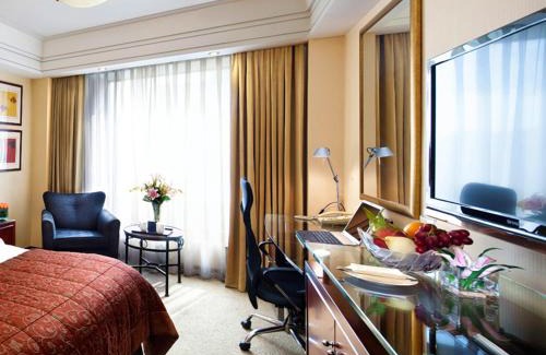 Gu Lou Hotel | Enjoy Your Stay at Lakeview Xuanwu Hotel with Pool & Hot Tub