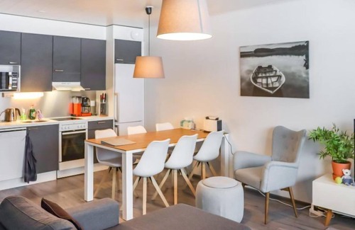 Kehys-Kainuu House | Scenic Lakevillas b1 with Ski Passes and Family Amenities