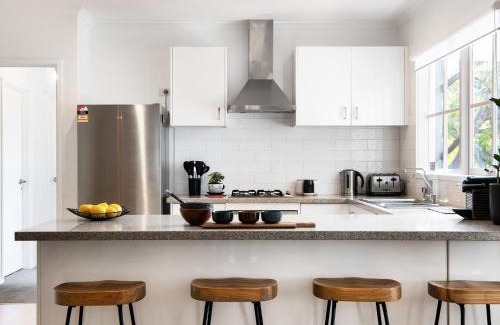 Daylesford House | Convenient Lakewood Retreat Steps from Lake Daylesford