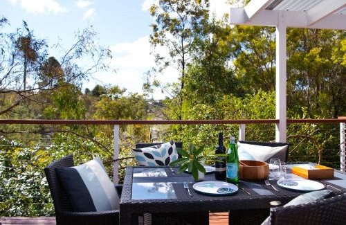 Daylesford House | Convenient Lakewood Retreat Steps from Lake Daylesford